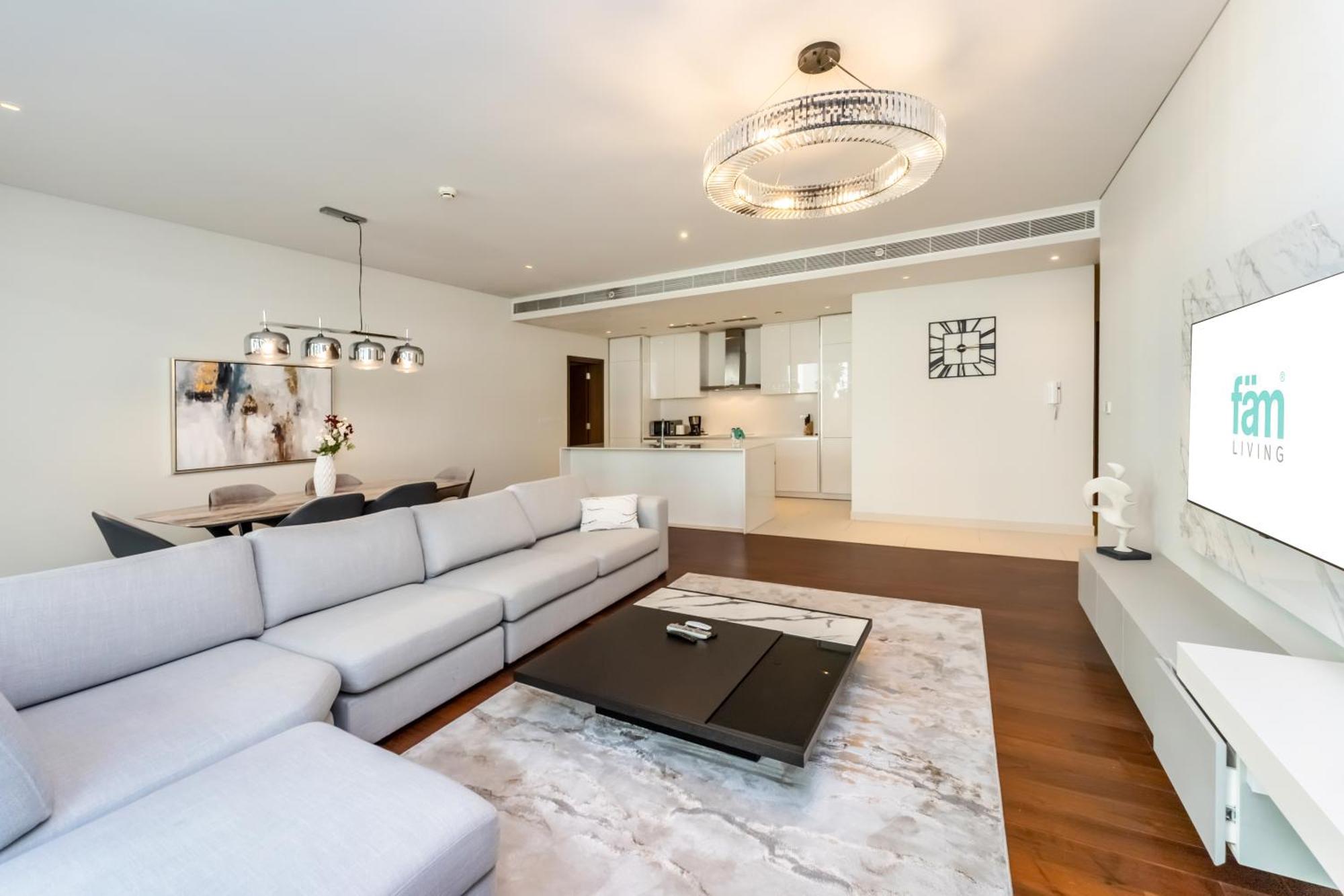 Fam Living - Walk - Opulent Living Apartment
