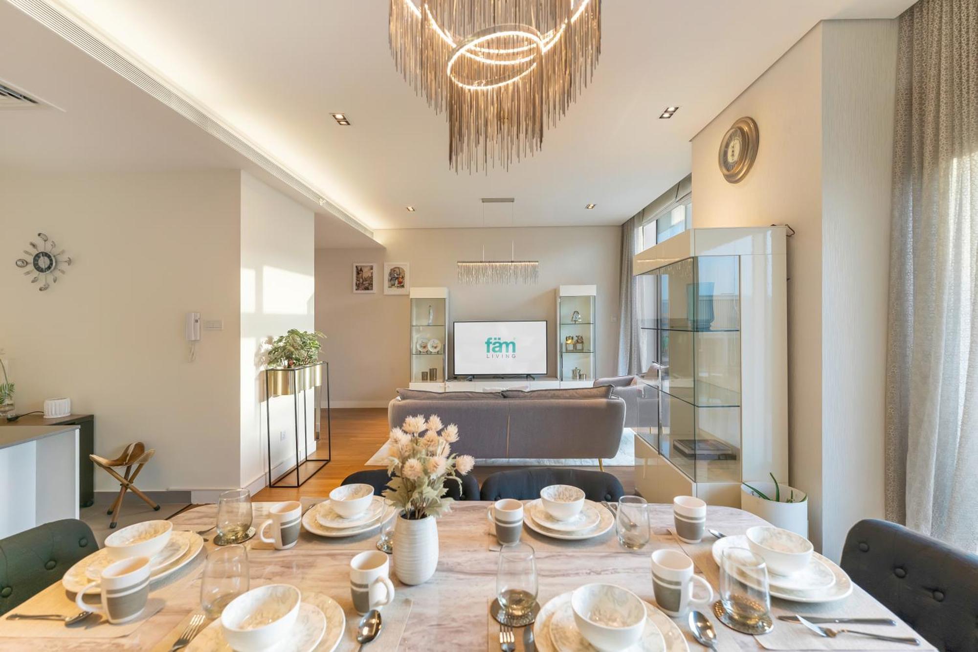 Fam Living - Walk - Opulent Living Apartment Dubai