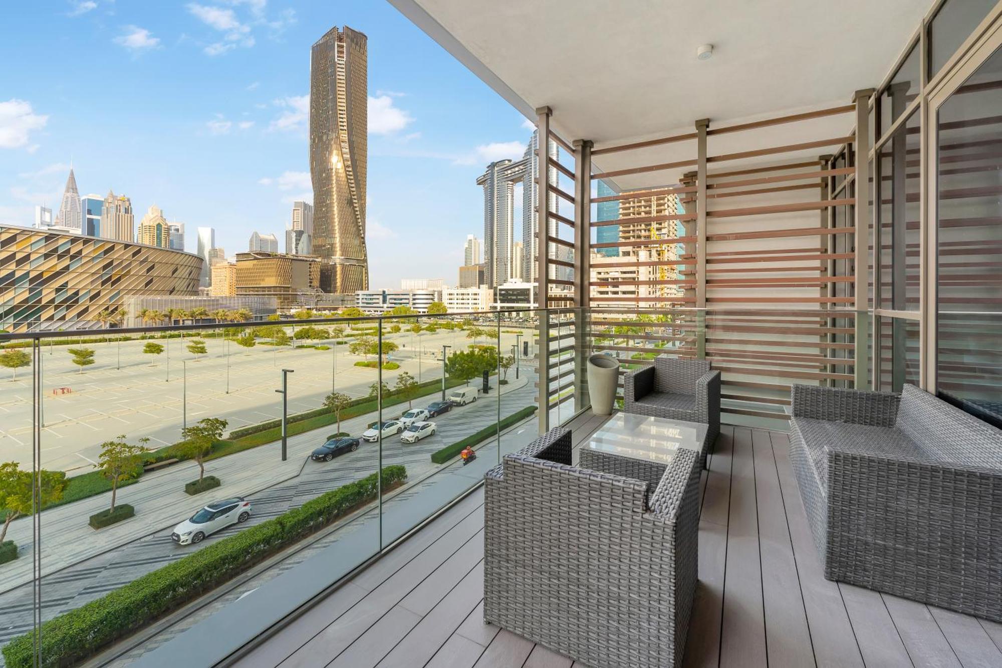 Apartment Fam Living - Walk - Opulent Living Dubai