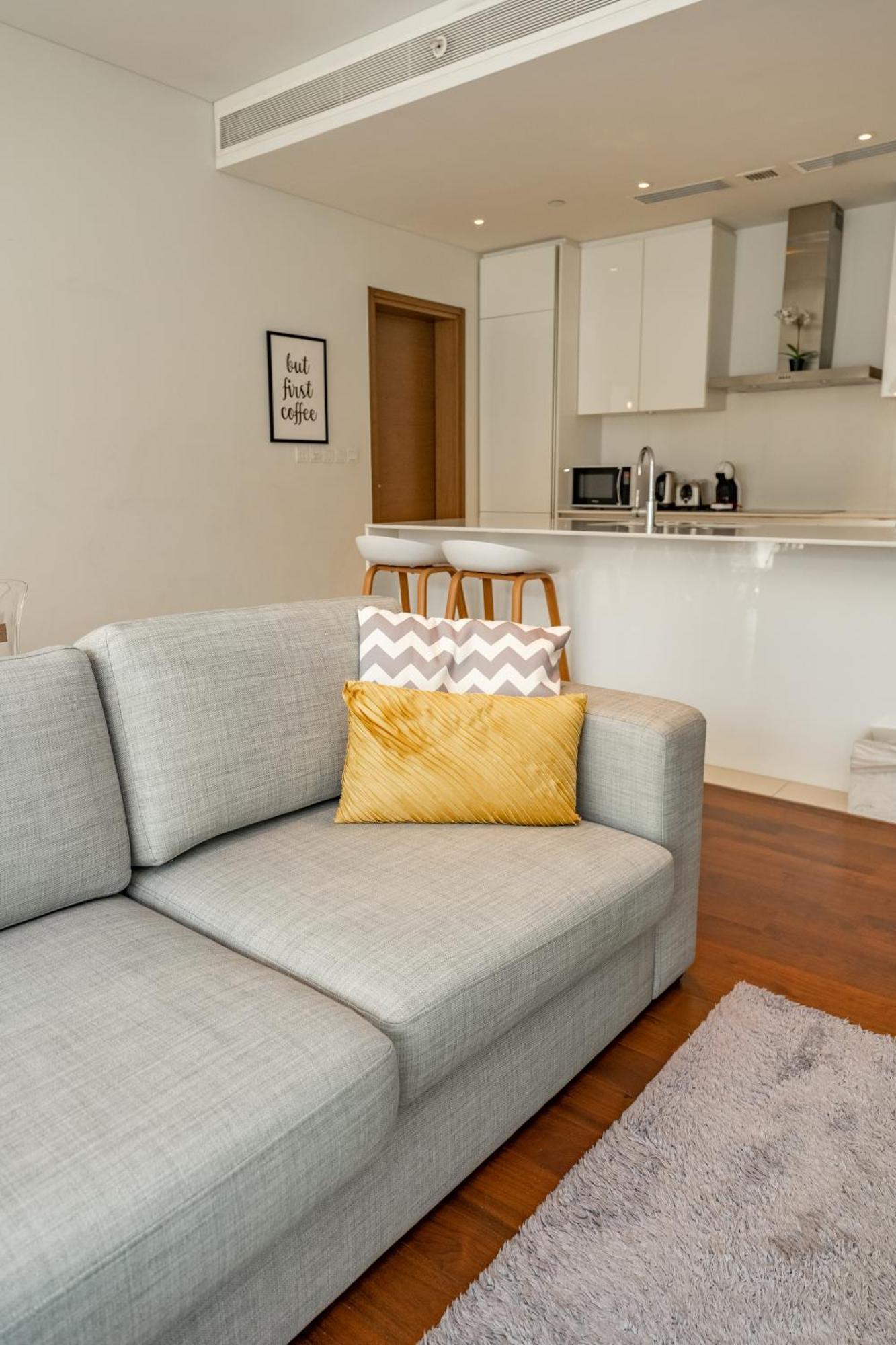 Fam Living - Walk - Opulent Living Apartment