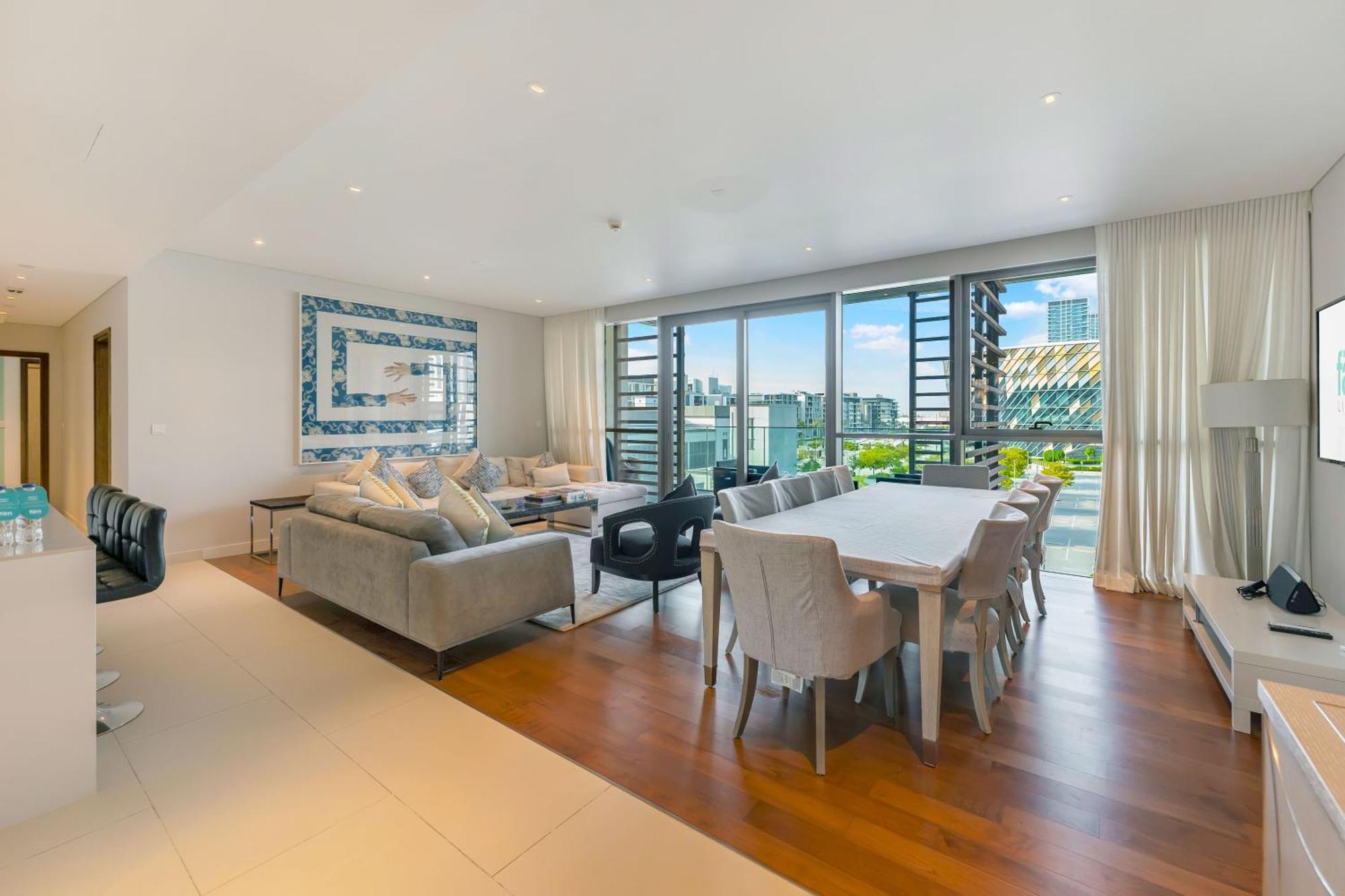 Fam Living - Walk - Opulent Living * Dubai